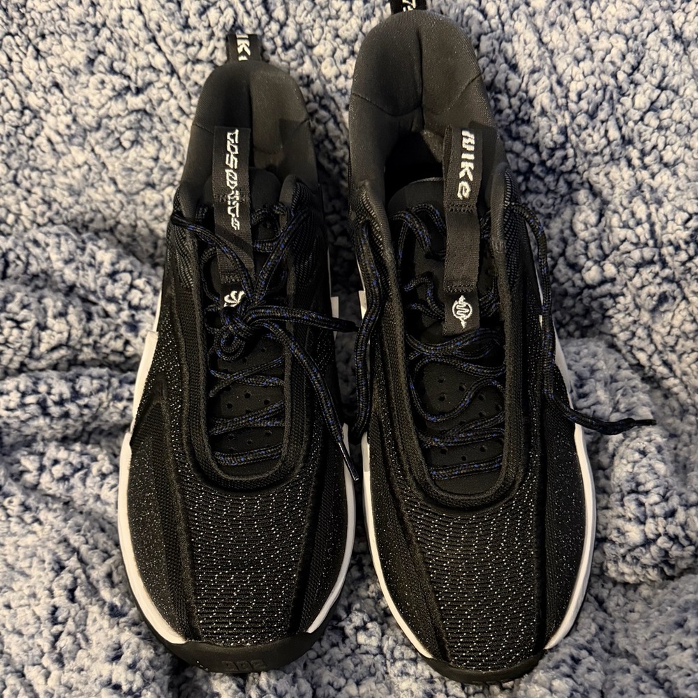 Nike Black and White Cosmic Unity 2 - Picture 4 of 5